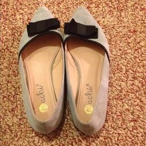 Cute pointy toed shoes!!